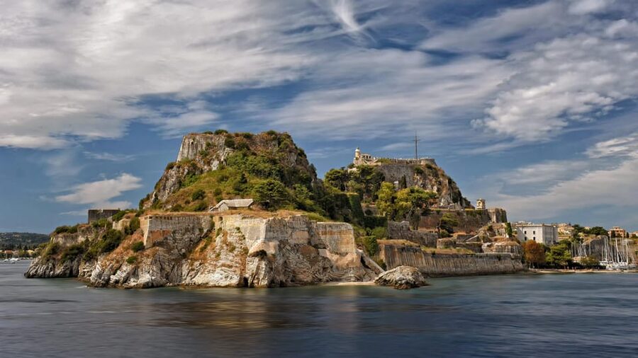 Corfu: Paleokastritsa Beach and Old Town Bus Shore Excursion - The cruise-day formula: beach first, old city second