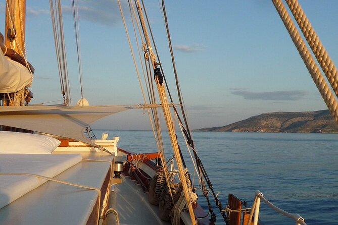 Corfu: Semi-Private Cruise to Paxos and Antipaxos Islands - The Lunch Window: Greek Chicken Gyro Pita, Choriatiki Salad, and Vegetarian Options