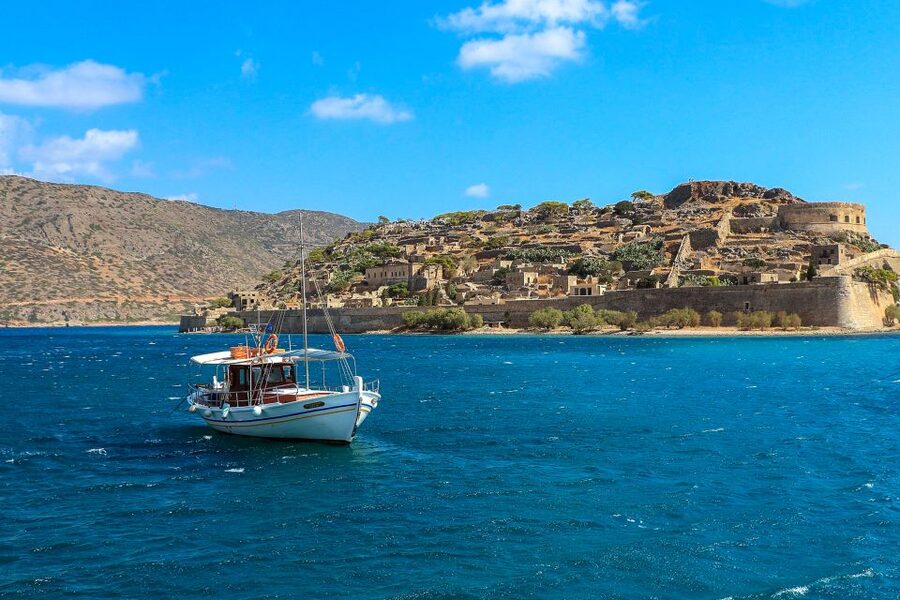 Crete: Day Trip to Agios Nikolaos and Spinalonga Island - Agios Nikolaos and Mirabello Bay: lake views plus real town time