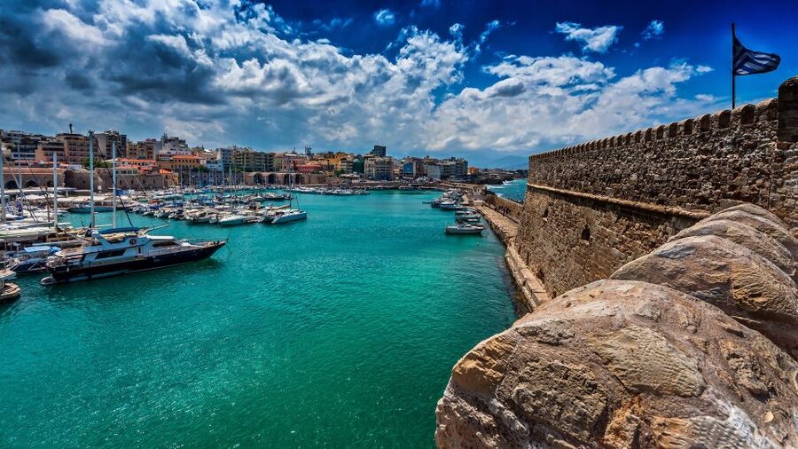 Crete: Heraklion Center, Local Market and Creta Aquarium - The Harbor Walk to Koules Fortress: Views Without the Planning