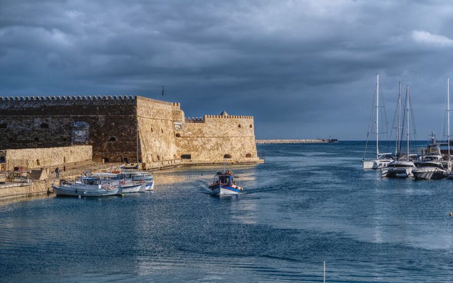 Crete: Heraklion Center, Local Market and Creta Aquarium - Transport Reality Check: Air-Conditioning, Coach Size, and Comfort