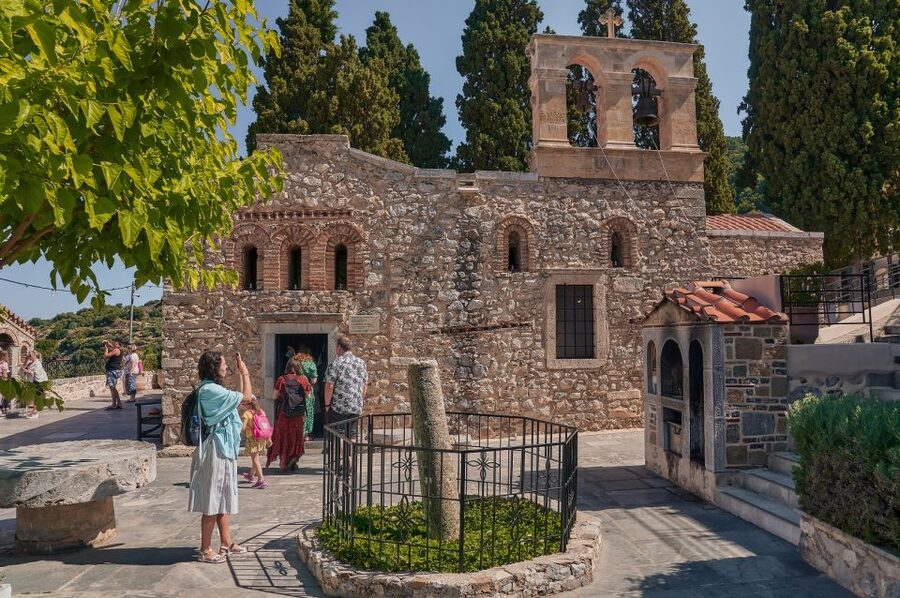 Crete: Knossos Palace and Lassithi Plateau Day Tour - Should you book this Knossos and Lassithi Plateau day tour?