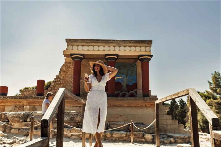Crete: Knossos Palace and Museum E-Tickets with Audio Guides - Heraklion Archaeological Museum: where the objects answer the questions