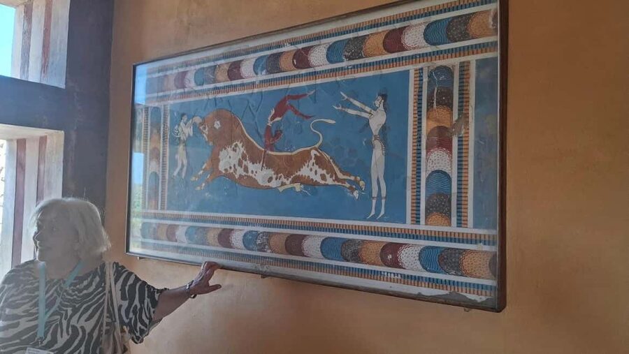 Crete: Knossos Palace, Winery & Olive Oil Tour with Lunch - Olive oil tasting and the production stop that people talk about
