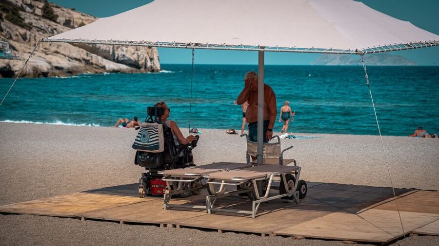 Crete: Matala Beach and Hippie caves, Red beach - Timing, bus rhythm, and why the day can feel rushed