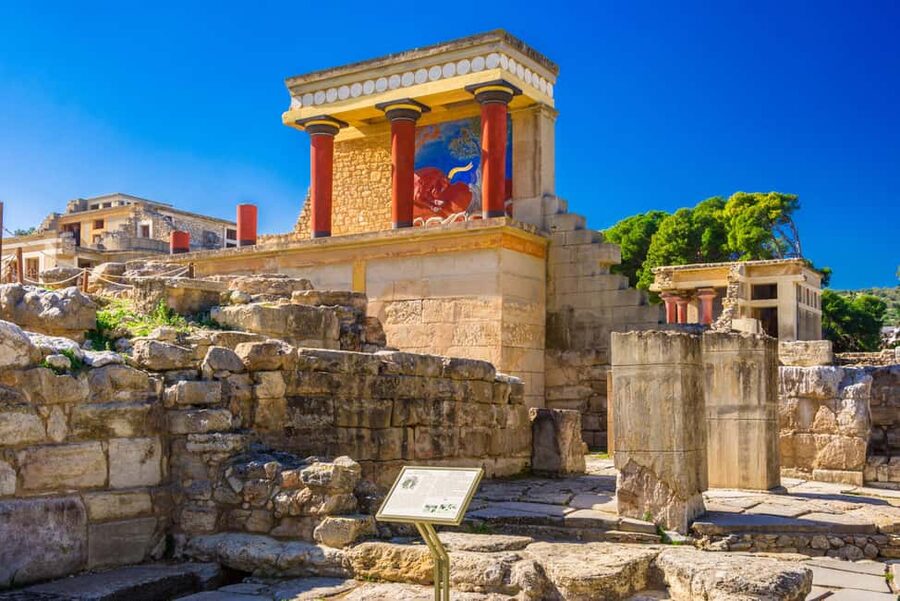 Crete: Private Tour with Classic Mercedes/ Choose a Daytrip - Heraklion day: Knossos, Spilia, the Archaeological Museum, plus Old City energy