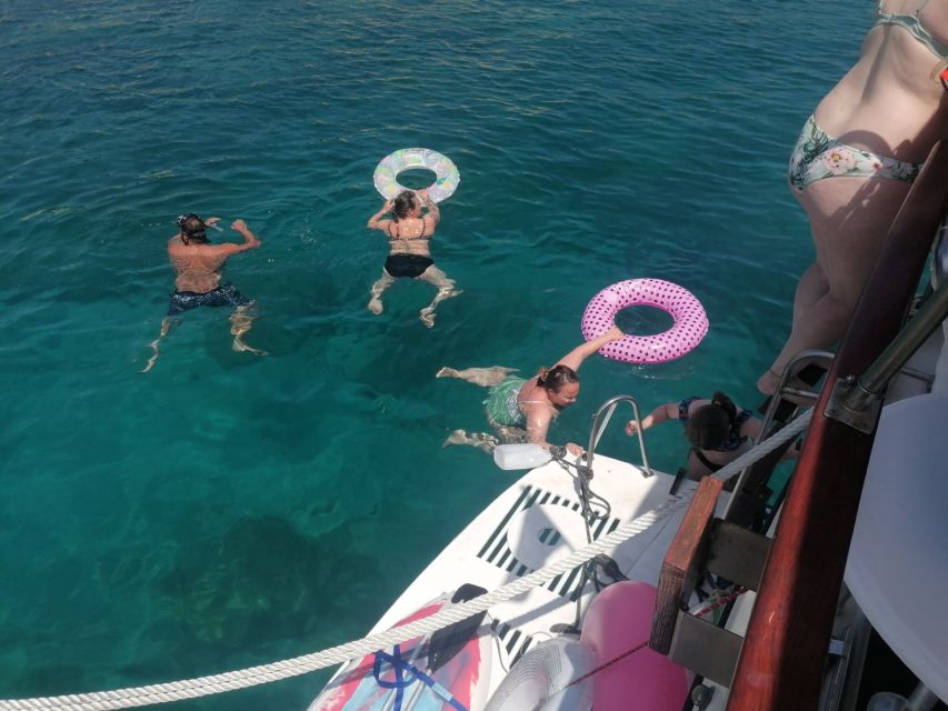 Crete: Snorkeling Boat Trip with Lunch and Transfer - Seat Choice, Sea Conditions, and How to Stay Comfortable