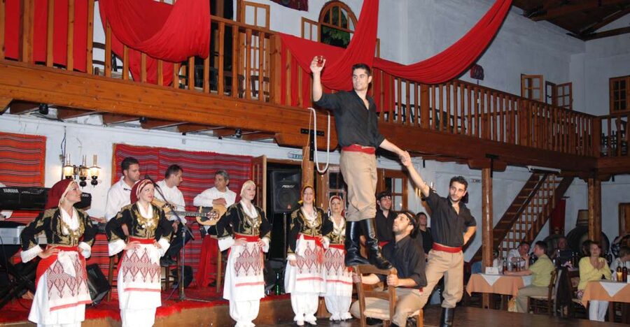 Crete: Traditional Dance Show and Buffet Dinner with Wine - Learning Basic Folk Dance Steps (Safely) With a 2-Meter Band