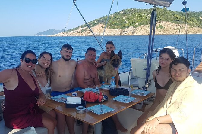 Day sailing Skiathos Skopelos with lunch on Rainbow yacht - Lunch on board: Greek cooking, real portions, and included drinks