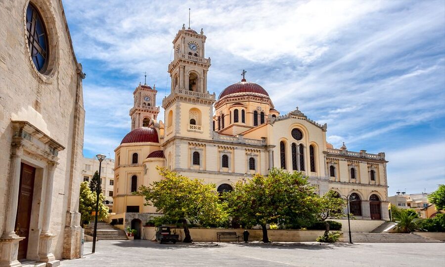 Day Trip To Heraklion City Center & Market & CretAquarium - Liberty Square and Daidalou Street: How to Use Your Free Time Wisely