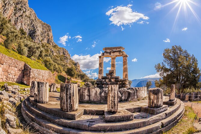 Delphi full day V.R audio guided tour with entry ticket - Delphi Archaeological Museum: your shortcut to understanding the site