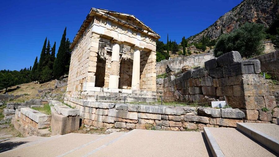 Delphi Self-Guided Tour with 3D Models & Audio (No Ticket) - Languages, audio comfort, and how to use the track effectively