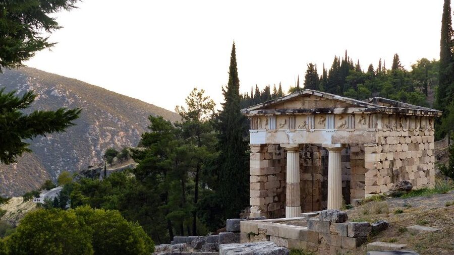 Delphi: Spanish guided one day tour - Spanish-only guidance, and why it changes the visit
