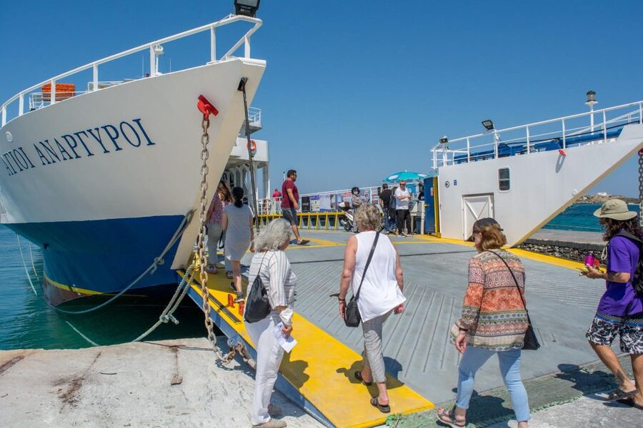 Explore Paros & Antiparos: Full-day French Tour with Lunch - Lefkes: a mountain village pause with real views