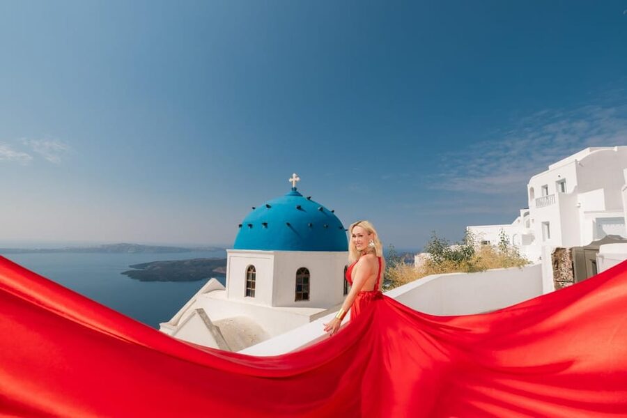 Flying dress Photoshoot in Santorini with Hotel Pickup - Flying Dress Santorini With Pickup: what you’re really paying for