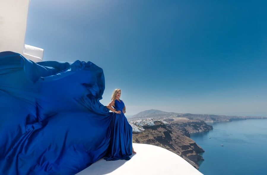 Flying dress Photoshoot in Santorini with Hotel Pickup - Pricing value: is $141 per person a good deal?