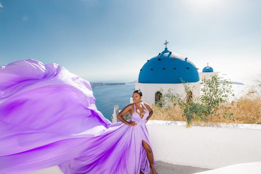 Flying dress Photoshoot in Santorini with Hotel Pickup - A realistic checklist for your shoot day