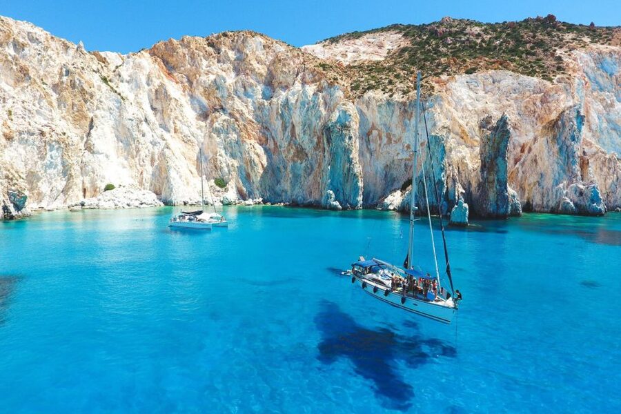From Adamas: Milos and Poliegos Catamaran Cruise with Lunch - Setting off from Adamas: a calm start to a full day on the Aegean