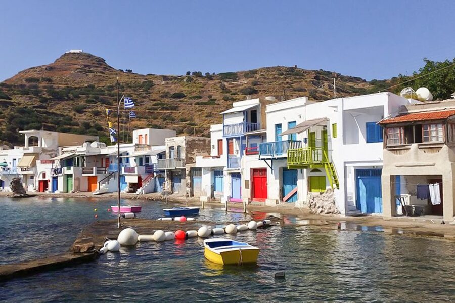 From Adamas: Milos and Poliegos Catamaran Cruise with Lunch - Who this cruise suits best on a Milos trip