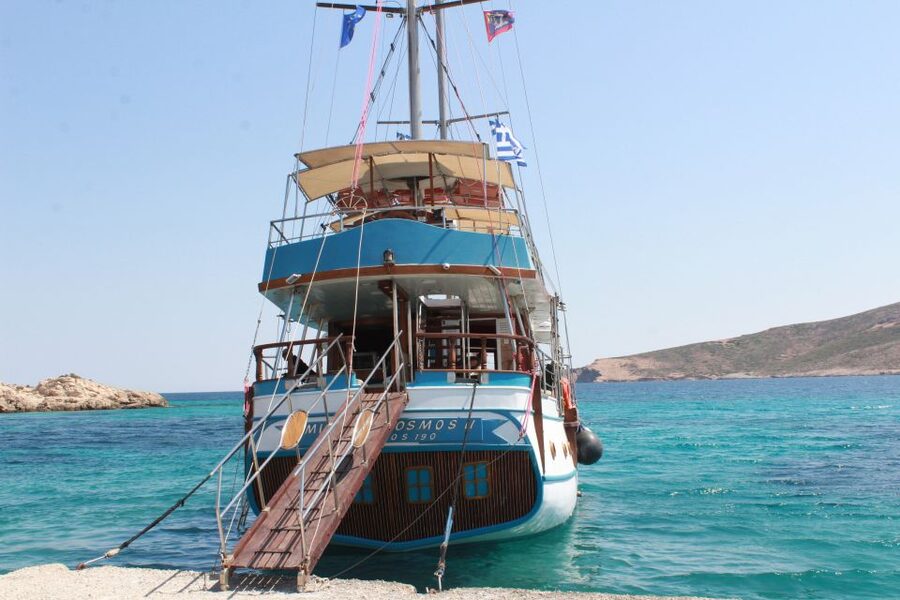 From Ag Anna: Rina's Cave and Ano and Kato Koufonisi Cruise - Setting Sail From Agia Anna on a 25-Meter Sailing Boat