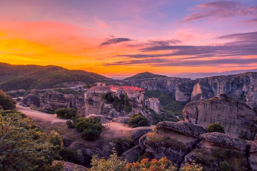 From Athens: 3 Days in Meteora & Delphi with Tours & Hotel - UNESCO in 3 days: timing that works, and what you might miss