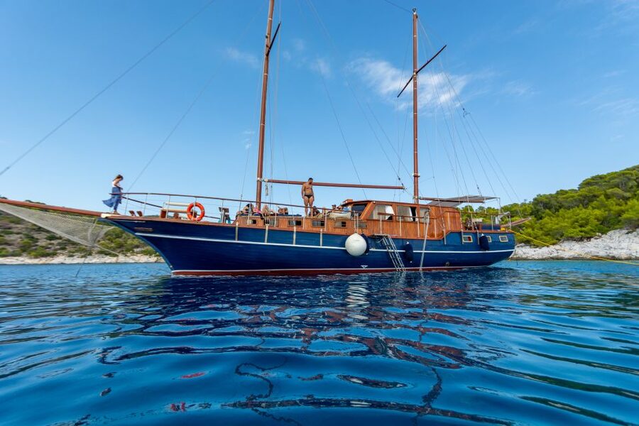 From Athens: Aegina, Agistri and Metopi Day Cruise w/ Lunch - The On-Board Food Setup: Lunch, Snacks, Drinks, and What It Means for Value