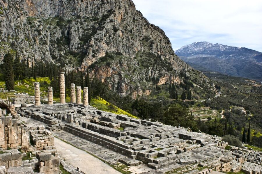From Athens: Day Tour to Delphi - Guides Make or Break the Day: Effie, George, and Militsa Style