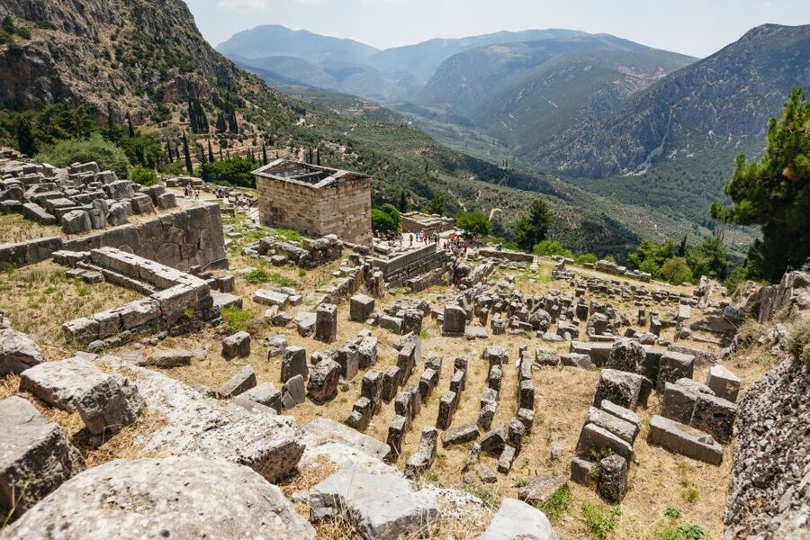 From Athens: Delphi and Meteora 2-Day Guided Tour - Who this Delphi and Meteora 2-day guided tour is perfect for
