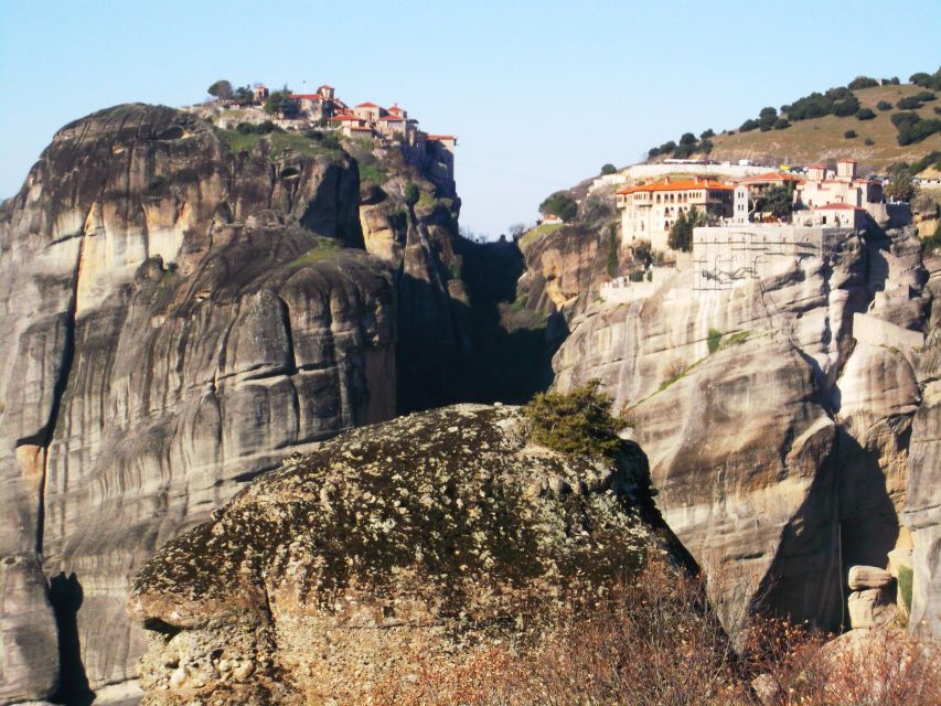 From Athens: Delphi and Meteora 2-Day Tour with Hotel - Kalabaka overnight: why sleeping here makes Meteora easier