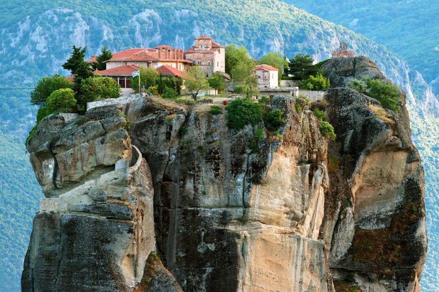 From Athens: Explore Ancient Greece 4-Day Tour - The Role of the Guide: Why Your Experience Will Feel Different