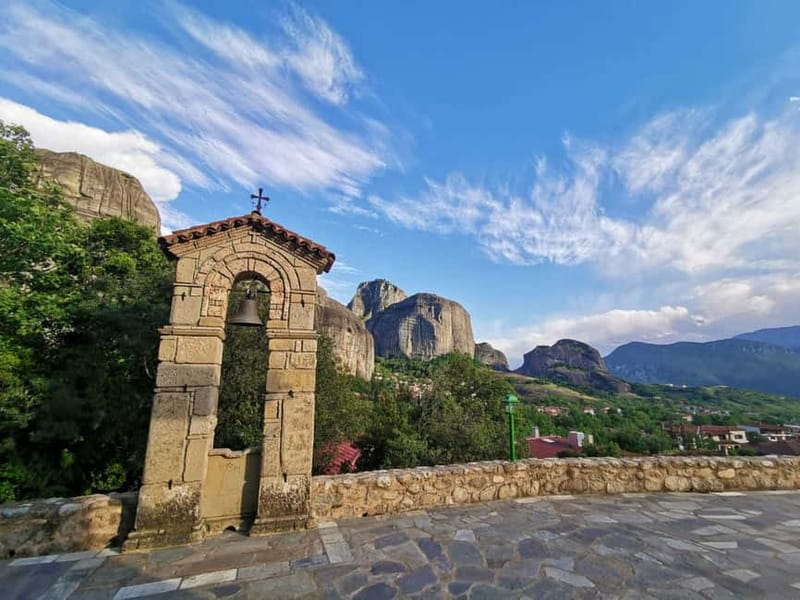 From Athens: Meteora Caves & Monasteries Day Trip by Train - Time and pace: a long day that still feels organized