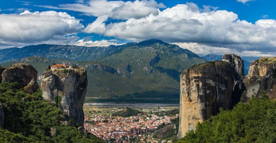 From Athens: Meteora Train Trip with Overnight Stay - Why this Athens to Meteora plan works so well