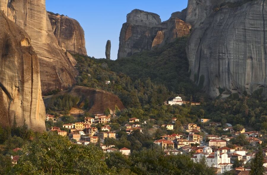 From Athens: Private Day Tour to Meteora and Thermopylae - Meteora Monasteries on the Rocks: What Up to 3 Visits Really Means