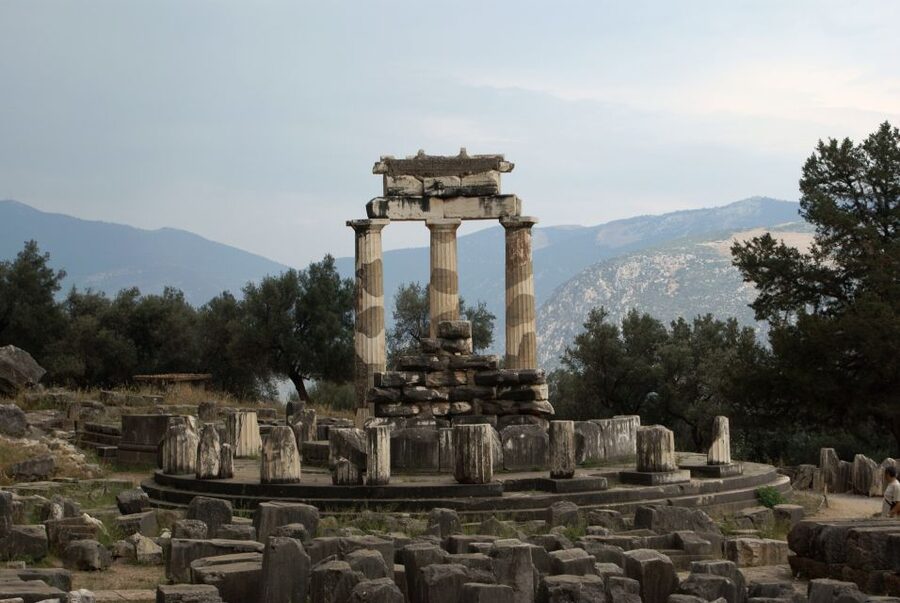 From Athens: Private Delphi and Thermopylae Guided Day Trip - A private car from Athens, with WiFi and A/C for the long haul