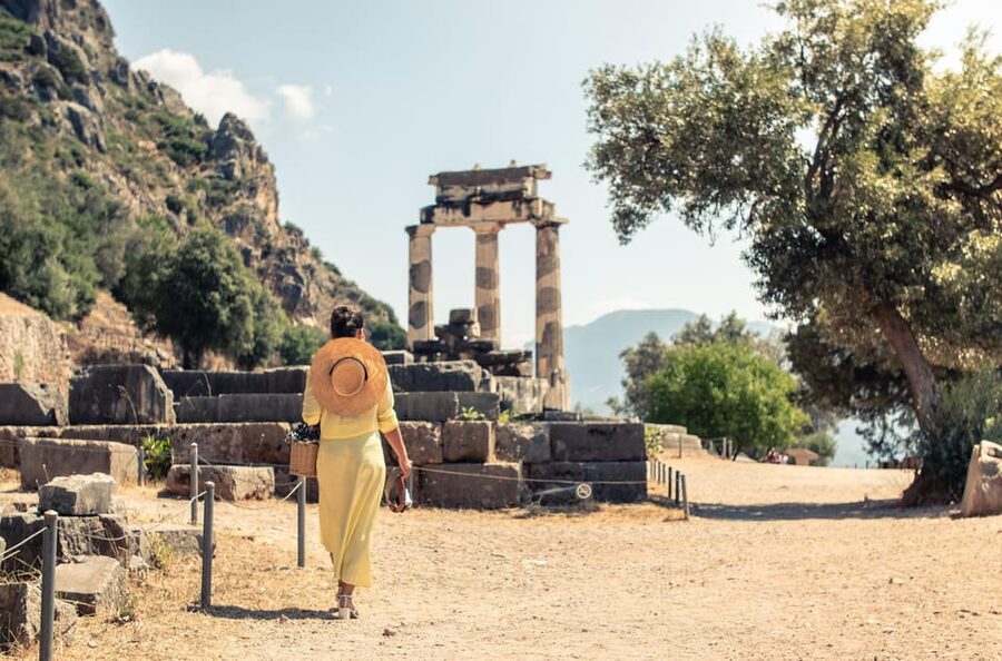 From Athens: Private Delphi and Thermopylae Guided Day Trip - Delphi Archaeological Site: Apollo’s Temple, treasuries, the Theatre, and the Navel of Earth
