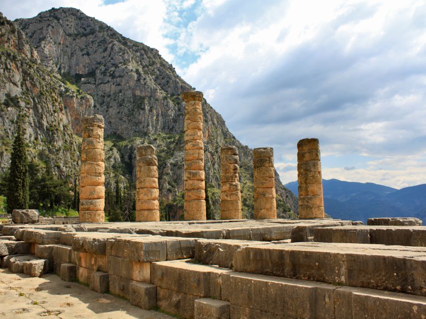 From Athens: Private Delphi and Thermopylae Guided Day Trip - Arachova break time, then back to Athens