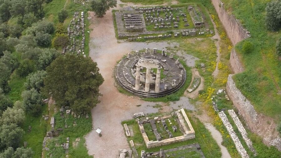From Athens: Private Delphi and Thermopylae Guided Day Trip - Who should book this Delphi and Thermopylae day trip