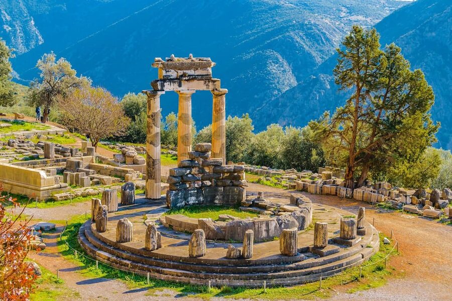 From Athens: Private Delphi and Thermopylae Guided Day Trip - Thermopylae: Leonidas, the Gates of Fire, and the museum’s 3D battle reenactment