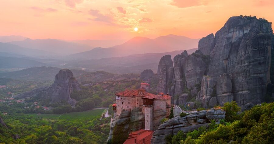 From Athens: Private Full-Day Meteora and Kastraki Tour - Kastraki village lunch: where you slow down after the heights
