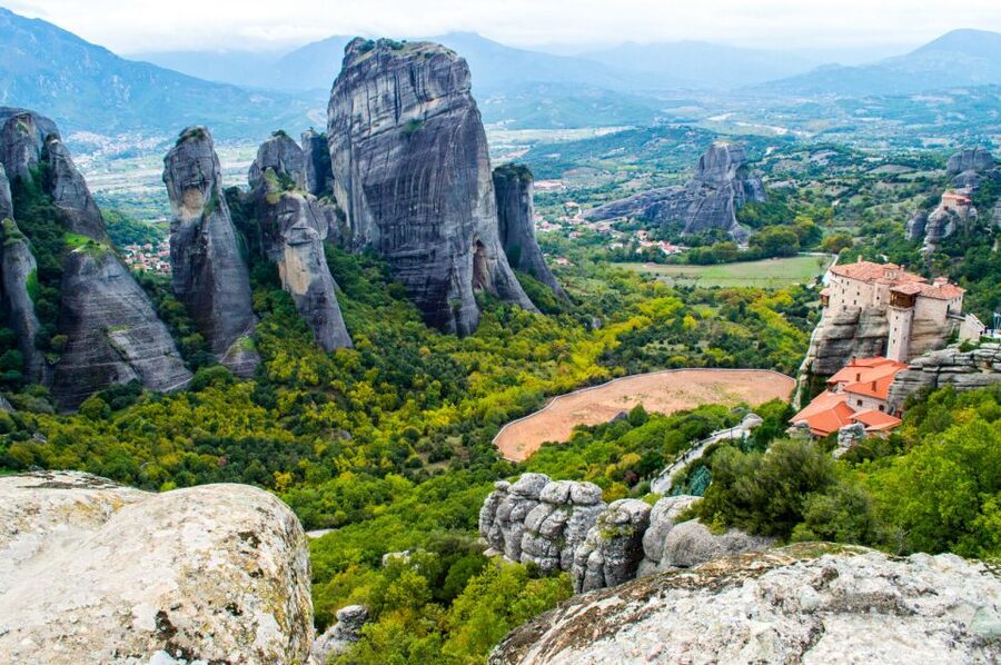 From Athens: Private Full-Day Meteora and Kastraki Tour - What to pack and what to wear for monastery entry