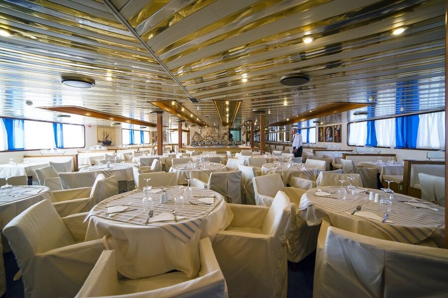 From Athens: Saronic Islands Full-Day Cruise with VIP Seats - Getting Off the Boat: Why VIP Timing Feels Like a Secret Upgrade