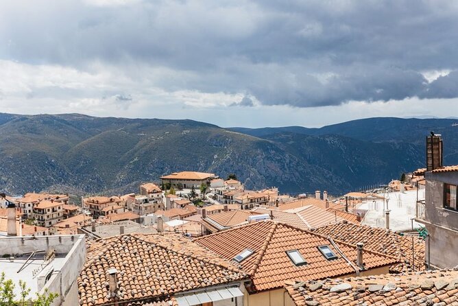 From Athens: Small-Group Delphi, Museum & Arachova Day Trip - The bus ride: Parnassus views, quick reset stops, and why it matters