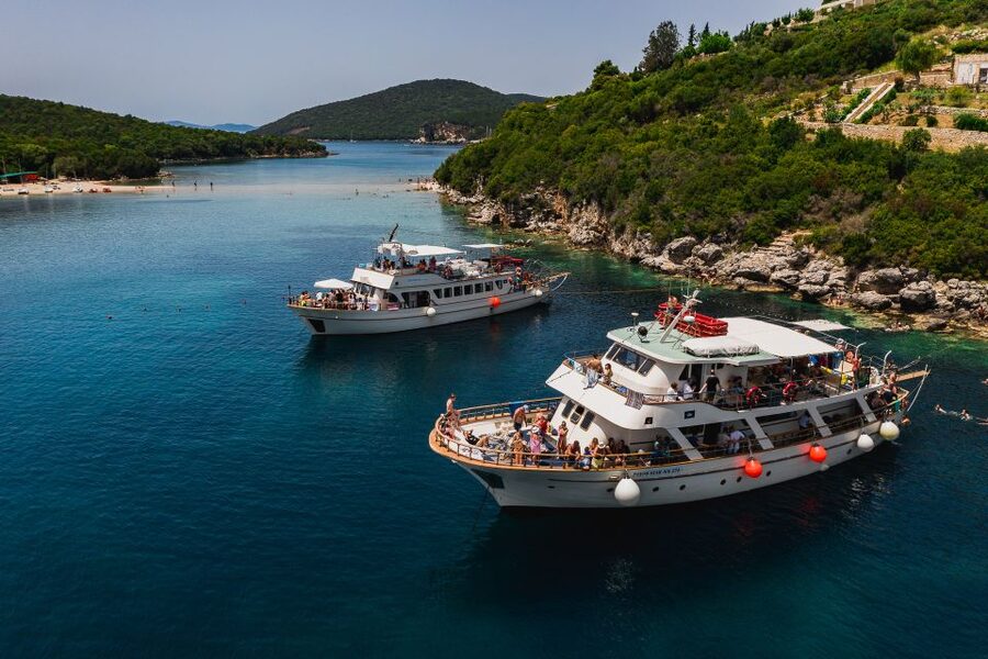 From Benitses/Lefkimmi: Blue Lagoon & Papanikolis Cruise - Boat comfort, crowding, and how to handle a full day