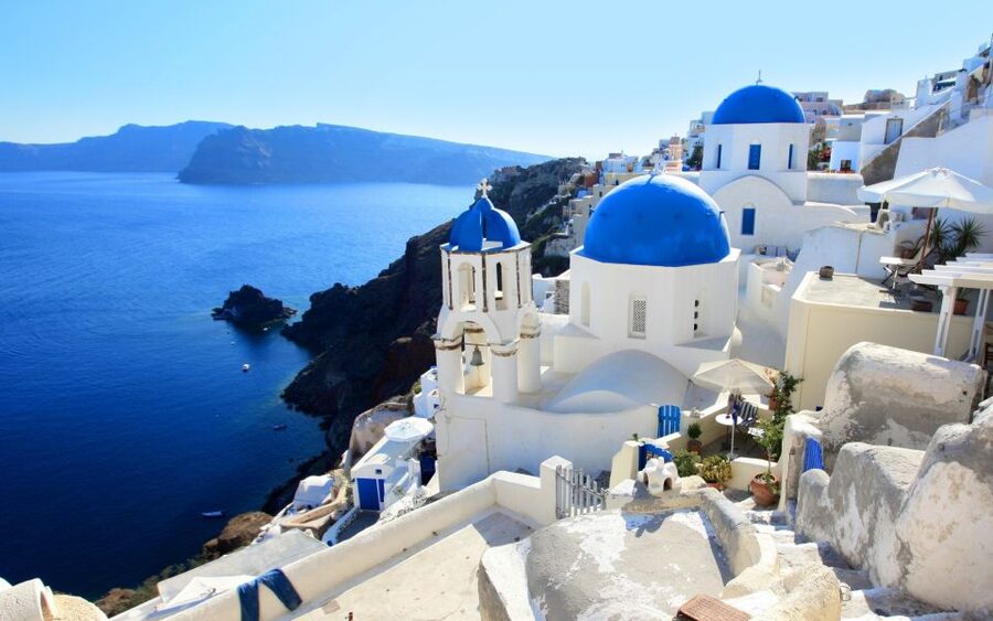 From Chania: Full-Day Trip to Santorini - The air-conditioned bus tour: where the commentary helps