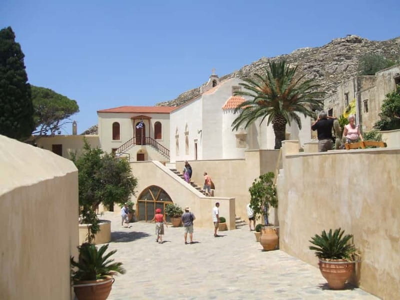 From Herakleion: Day Trip to Preveli Palm River Beach - What to Pack: Shoes, Sun Gear, and a Smarter Beach Strategy