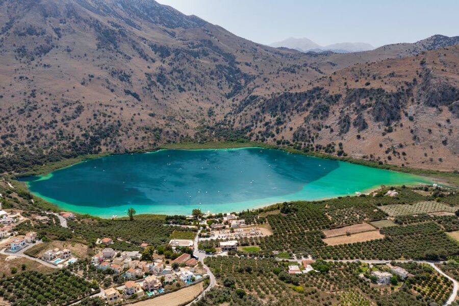 From Heraklion: Chania Town, Kournas Lake, and Rethymno Tour - The Bus Rides: How to Make 3 Hours Feel Like Less