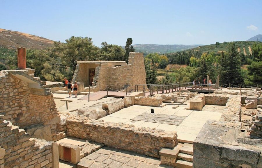 From Heraklion: Knossos and Lasithi Plateau Full-Day Tour - A long bus day, with the right payoff