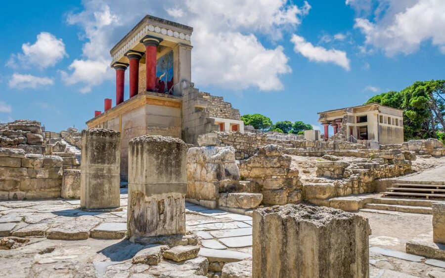From Heraklion: Knossos Palace Guided Tour & Heraklion City - Entering Knossos Palace with a real guide (not just guesswork)