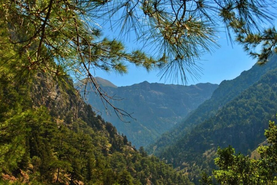 From Heraklion: Samaria Gorge & Agia Roumeli Hiking Day Trip - The ferry back to Chora Sfakion: why the ending is more than transport