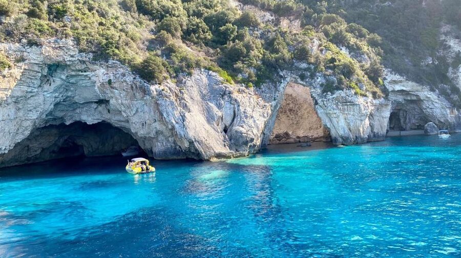 From Lefkimmi: Paxos, Antipaxos & Blue Caves Speedboat Tour - Boat comfort and crew energy: fast rides with real human touch